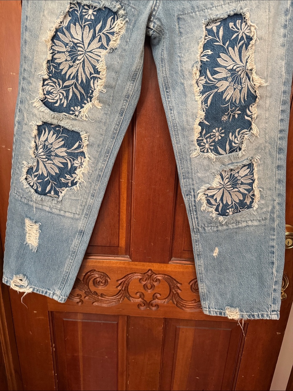 We the Free Relaxed Light Blue Denim Jeans with Navy Floral Patchwork - Picture 4 of 5